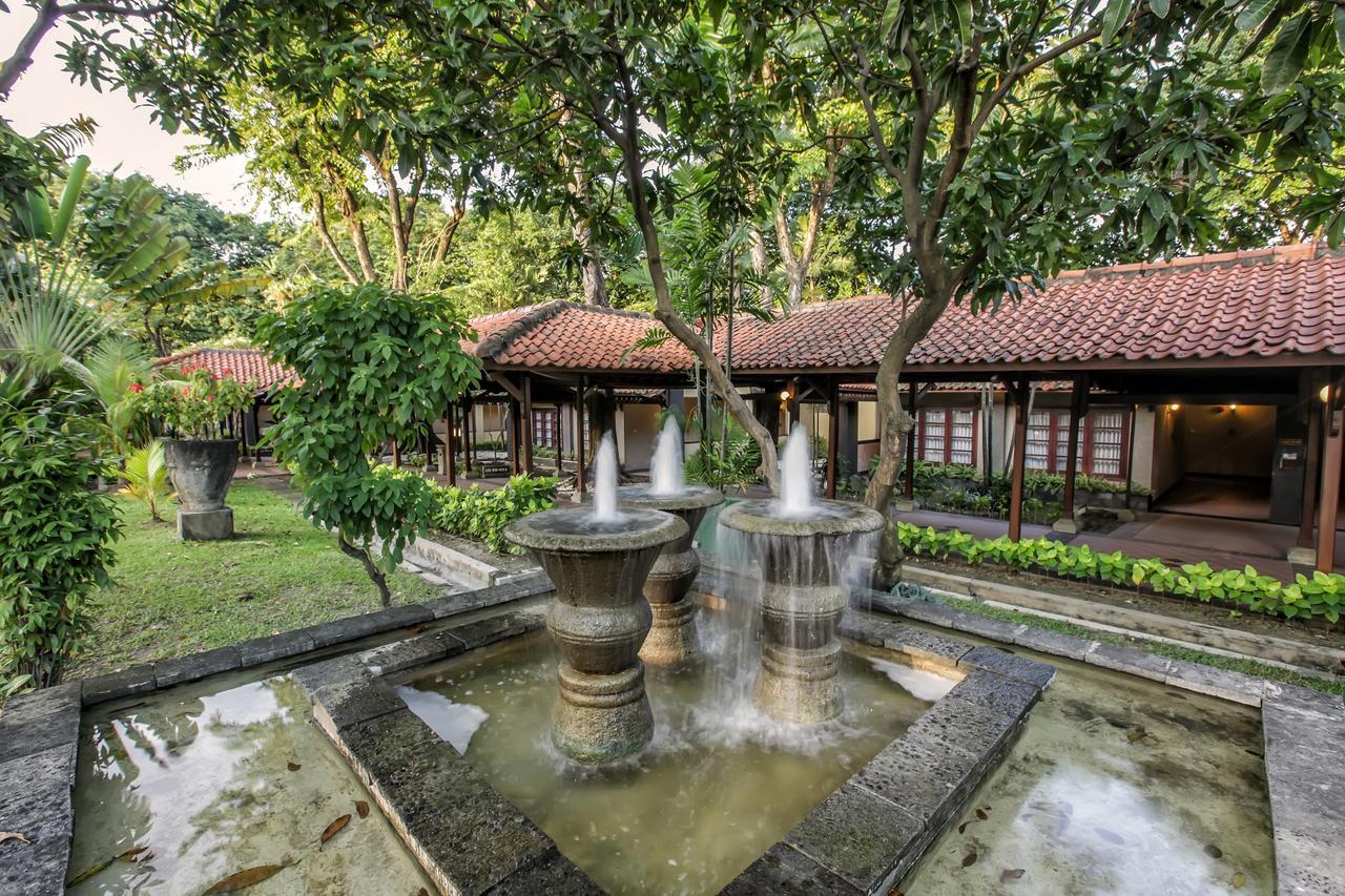 Singgasana Hotel Surabaya Exterior photo